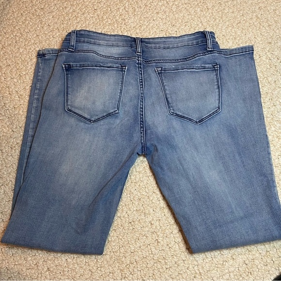 Women’s Mid Rise KanCan Medium Wash Skinny Jeans - Picture 5 of 6